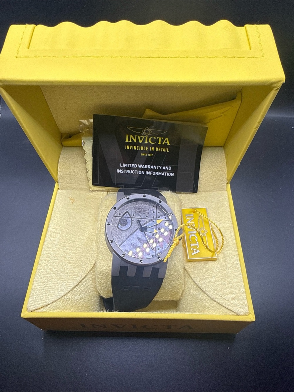 Invicta Men's DNA Bomber Watch (Model 11651) Shark